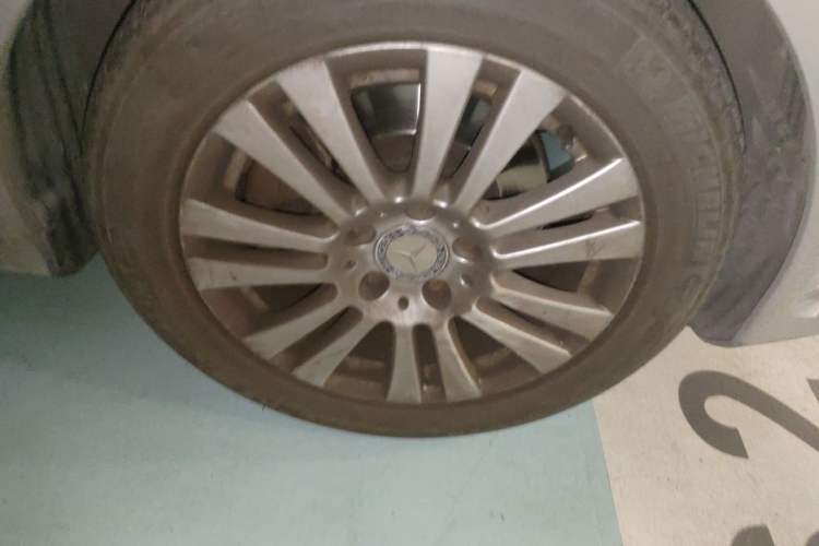 Used Mercedes-Benz C-Class 2011 C 200 CGI Elegant Model Right Front Wheel Hub
