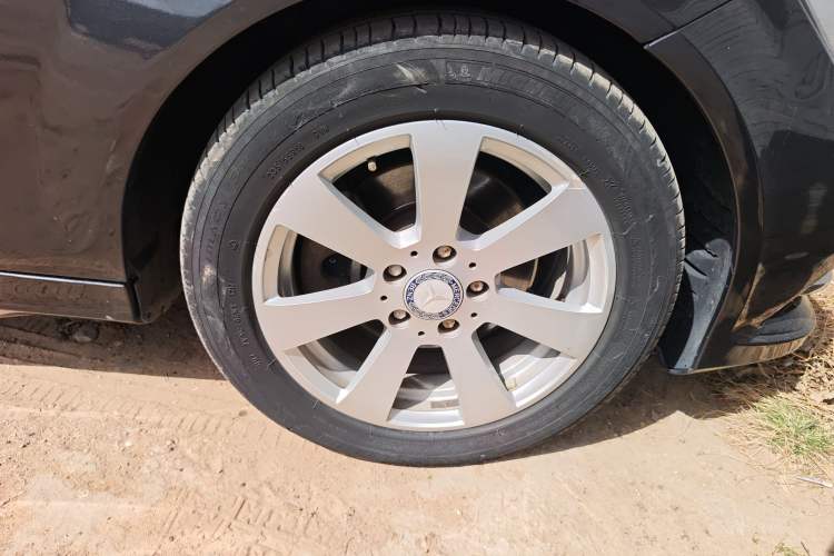 Used Mercedes-Benz C-Class 2011 C 180K Classic model Right Front Wheel Hub