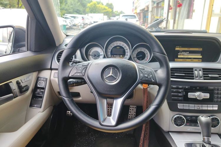 Used Mercedes-Benz C-Class 2011 C 200 Fashion Travel Edition Steering Wheel