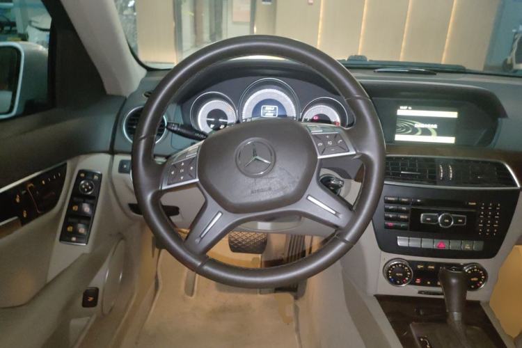 Used Mercedes-Benz C-Class 2011 C 200 CGI Elegant Model Steering Wheel
