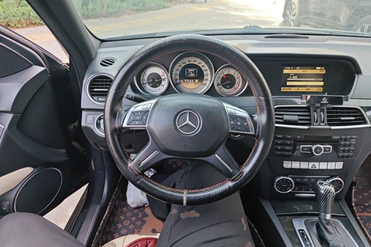 Used Mercedes-Benz C-Class 2011 C 200 CGI Fashion Model Steering Wheel