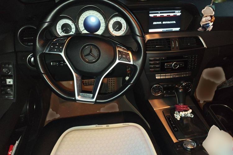 Used Mercedes-Benz C-Class 2011 C 200 Luxury Sport Touring Edition Steering Wheel