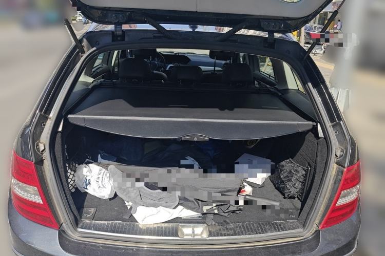 Used Mercedes-Benz C-Class 2011 C 200 Fashion Travel Edition Trunk