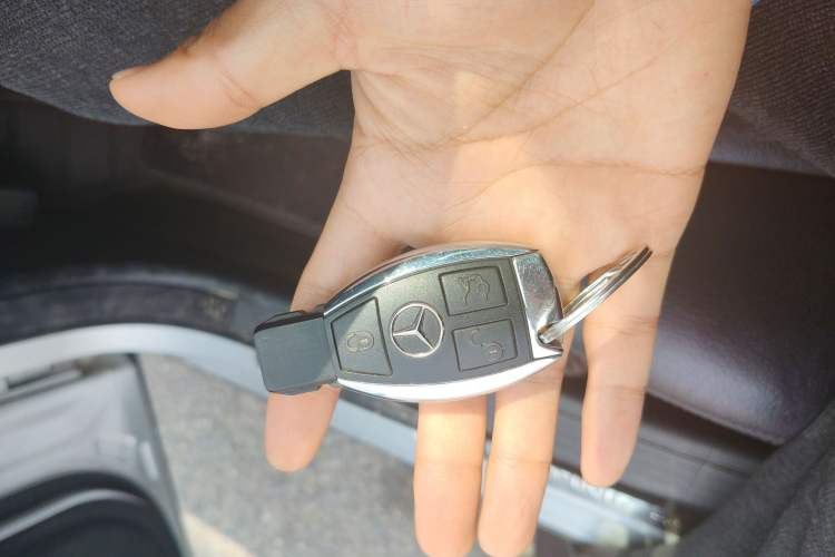 Used Mercedes-Benz C-Class 2011 C 200 Fashion Travel Edition Vehicle Key