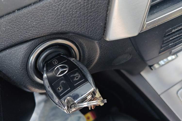 Used Mercedes-Benz C-Class 2011 C 200 Fashion Travel Edition Vehicle Key