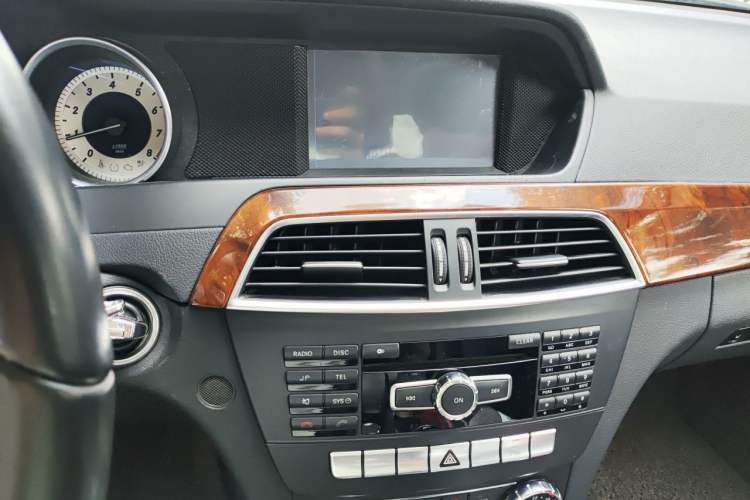 Used Mercedes-Benz C-Class 2011 C 200 CGI Elegant Model Audio And AC Panel