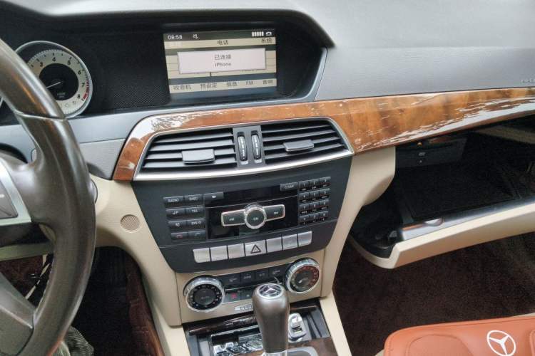 Used Mercedes-Benz C-Class 2011 C 200 CGI Elegant Model Audio And AC Panel