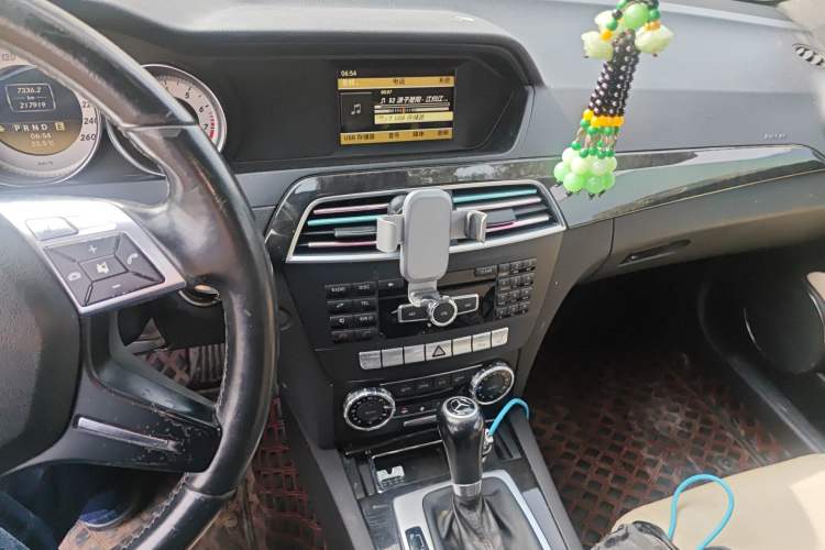 Used Mercedes-Benz C-Class 2011 C 200 CGI Fashion Model Audio And AC Panel