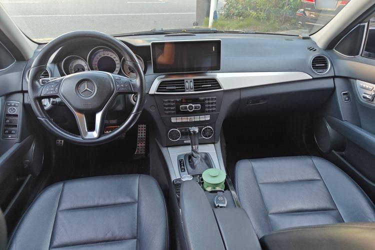 Used Mercedes-Benz C-Class 2011 C 200 Fashion Travel Edition Center Console