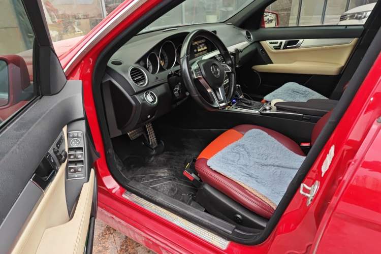 Used Mercedes-Benz C-Class 2011 C 200 Luxury Sport Touring Edition Driver Seat