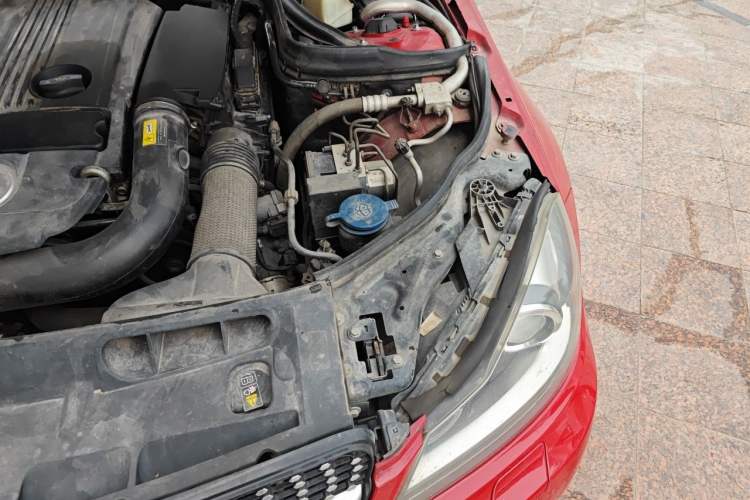 Used Mercedes-Benz C-Class 2011 C 200 Luxury Sport Touring Edition Engine Bay Left
