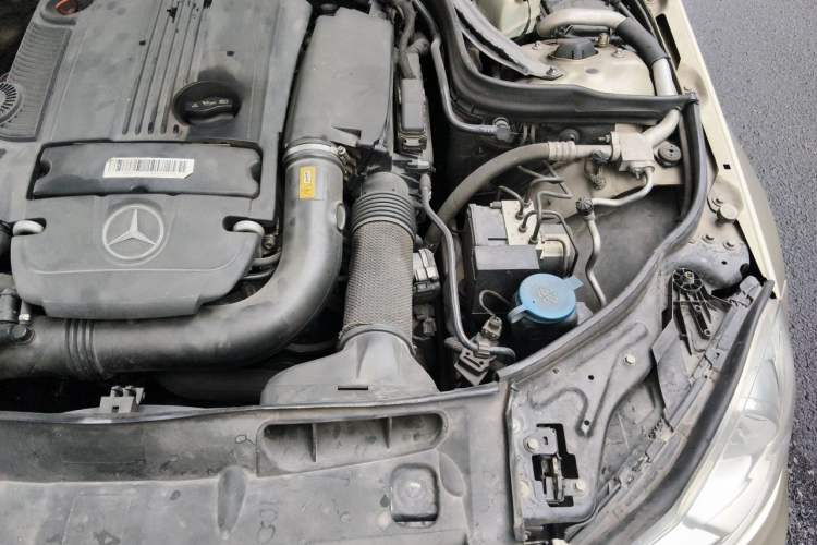 Used Mercedes-Benz C-Class 2011 C 200 CGI Elegant Model Engine Bay Left