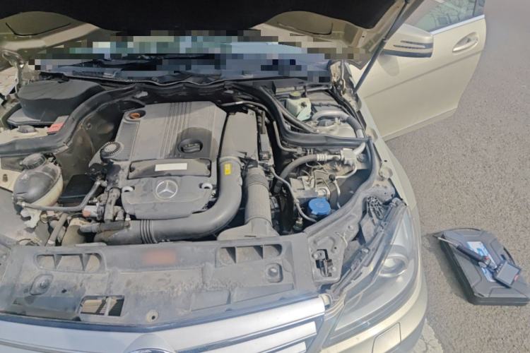 Used Mercedes-Benz C-Class 2011 C 200 CGI Fashion Model Engine Bay Left