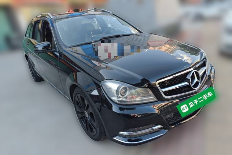 Used Mercedes-Benz C-Class 2011 C 200 Fashion Travel Edition Front Right 45 Deg