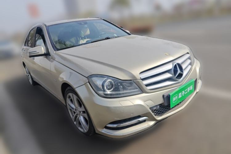 Used Mercedes-Benz C-Class 2011 C 200 CGI Fashion Model Front Right 45 Deg