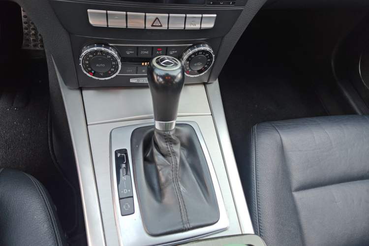 Used Mercedes-Benz C-Class 2011 C 200 Fashion Travel Edition Gear Lever
