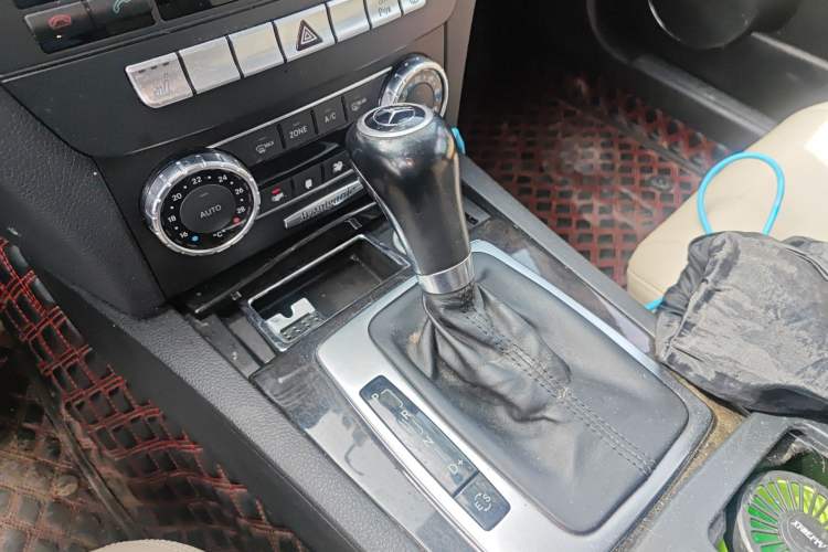 Used Mercedes-Benz C-Class 2011 C 200 CGI Fashion Model Gear Lever