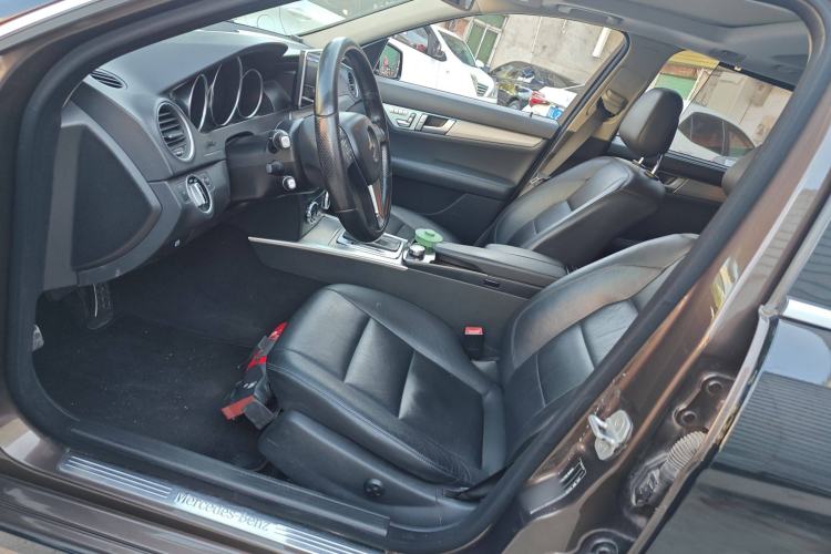 Used Mercedes-Benz C-Class 2011 C 200 Fashion Travel Edition Left Front Seat