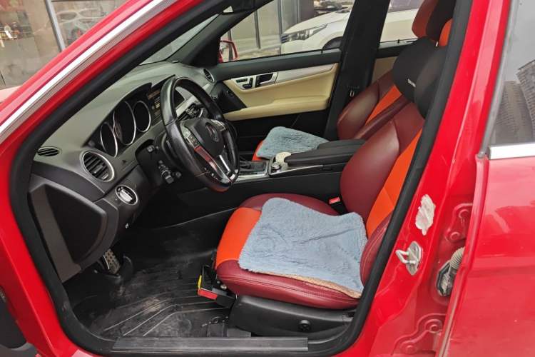 Used Mercedes-Benz C-Class 2011 C 200 Luxury Sport Touring Edition Left Front Seat