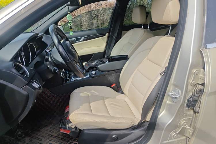 Used Mercedes-Benz C-Class 2011 C 200 CGI Fashion Model Left Front Seat