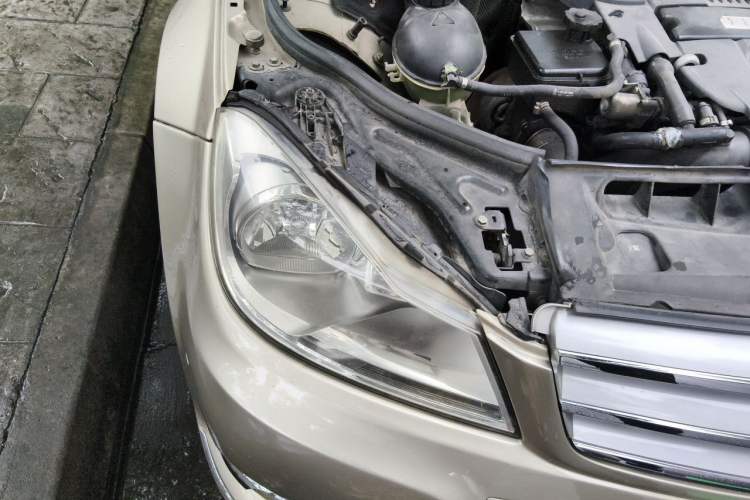 Used Mercedes-Benz C-Class 2011 C 200 CGI Elegant Model Right Front Headlight