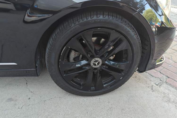 Used Mercedes-Benz C-Class 2011 C 200 Fashion Travel Edition Right Front Wheel Hub