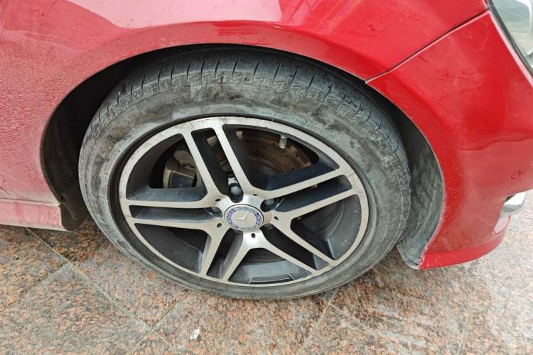 Used Mercedes-Benz C-Class 2011 C 200 Luxury Sport Touring Edition Right Front Wheel Hub