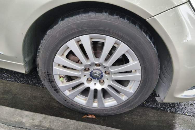 Used Mercedes-Benz C-Class 2011 C 200 CGI Elegant Model Right Front Wheel Hub