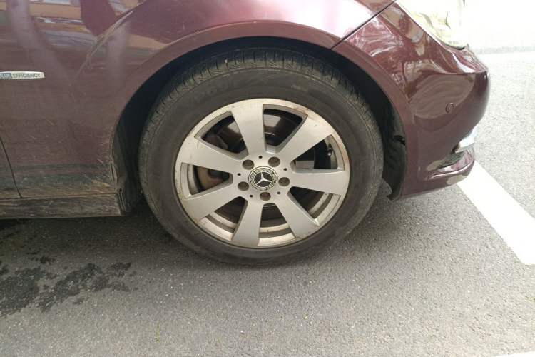 Used Mercedes-Benz C-Class 2011 C 180K Classic model Right Front Wheel Hub