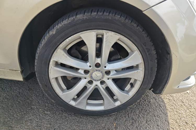 Used Mercedes-Benz C-Class 2011 C 200 CGI Fashion Model Right Front Wheel Hub
