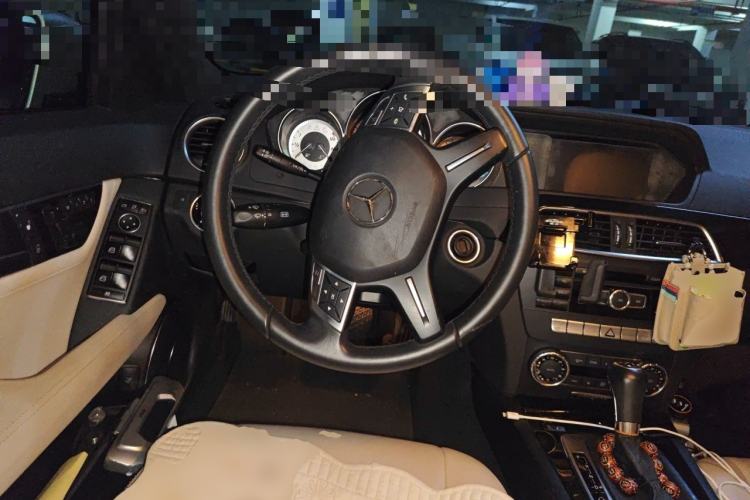 Used Mercedes-Benz C-Class 2011 C 200 CGI Fashion Model Steering Wheel
