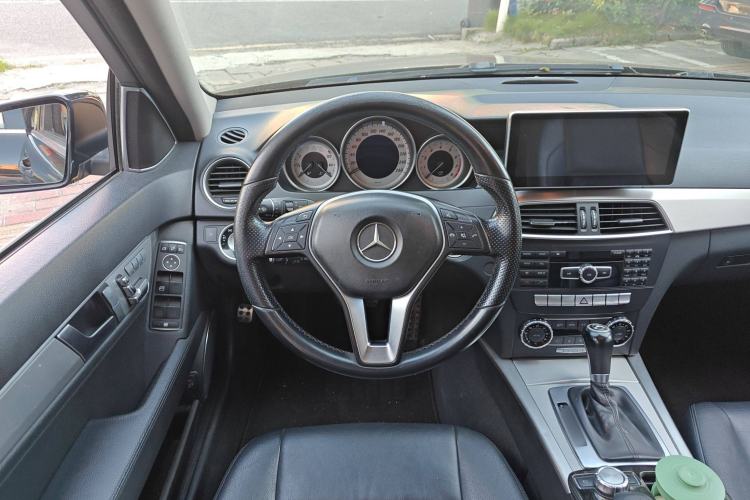 Used Mercedes-Benz C-Class 2011 C 200 Fashion Travel Edition Steering Wheel