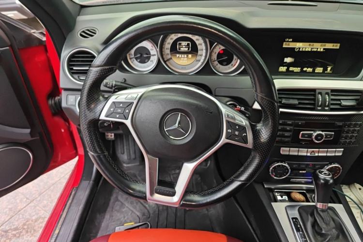 Used Mercedes-Benz C-Class 2011 C 200 Luxury Sport Touring Edition Steering Wheel