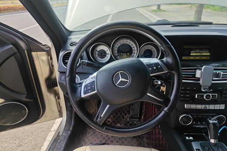 Used Mercedes-Benz C-Class 2011 C 200 CGI Fashion Model Steering Wheel
