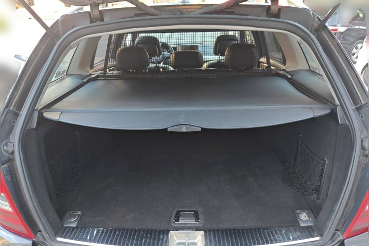 Used Mercedes-Benz C-Class 2011 C 200 Fashion Travel Edition Trunk