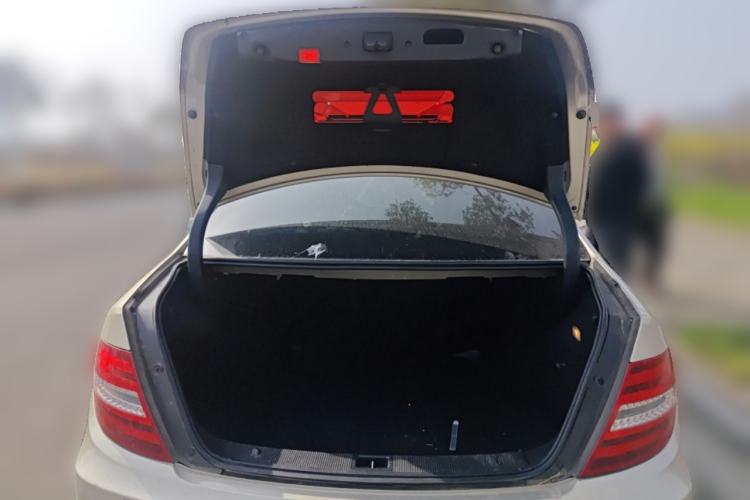Used Mercedes-Benz C-Class 2011 C 200 CGI Fashion Model Trunk