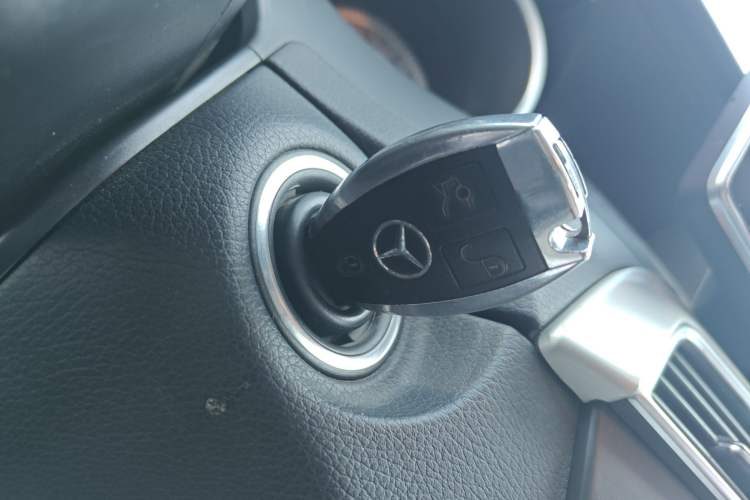 Used Mercedes-Benz C-Class 2011 C 200 Fashion Travel Edition Vehicle Key