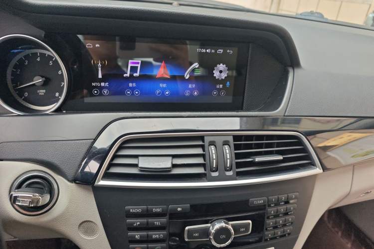 Used Mercedes-Benz C-Class 2011 C 180K Classic model Audio And AC Panel