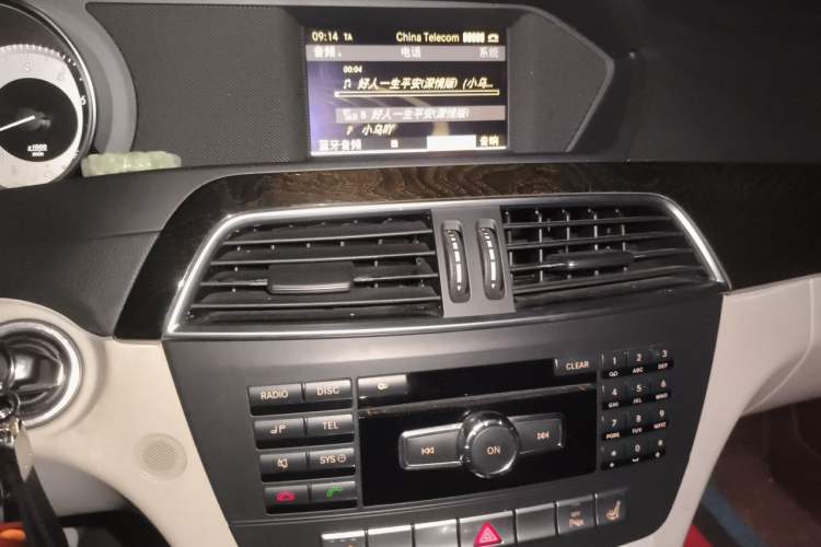 Used Mercedes-Benz C-Class 2011 C 200 CGI Fashion Model Audio And AC Panel