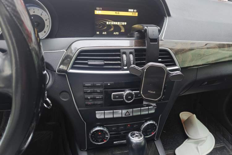 Used Mercedes-Benz C-Class 2011 C 200 CGI Fashion Model Audio And AC Panel