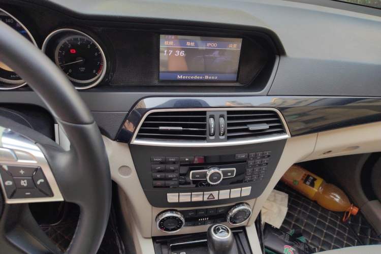 Used Mercedes-Benz C-Class 2011 C 180K Classic model Audio And AC Panel