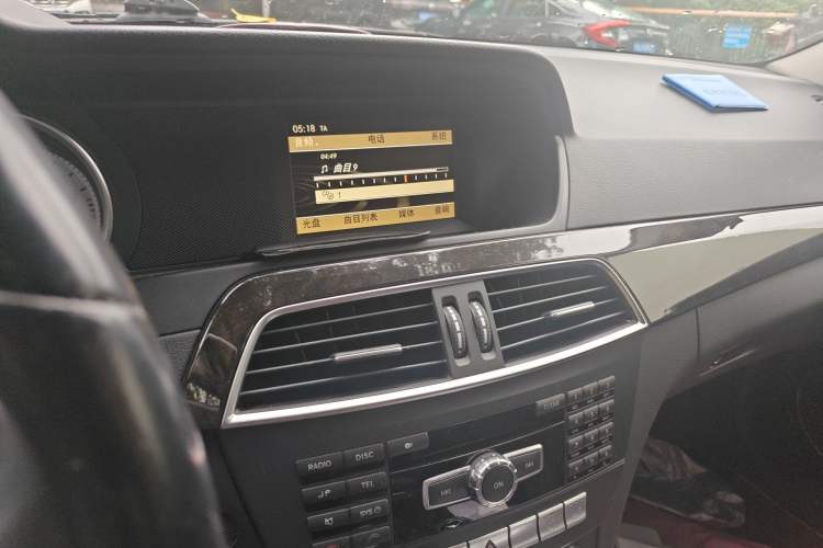 Used Mercedes-Benz C-Class 2011 C 200 CGI Fashion Model Audio And AC Panel