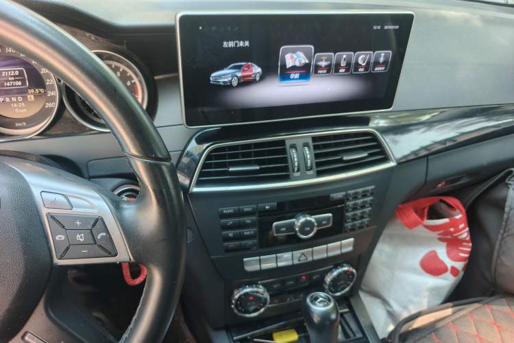 Used Mercedes-Benz C-Class 2011 C 180K Classic model Audio And AC Panel