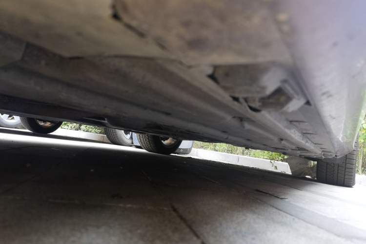 Used Mercedes-Benz C-Class 2011 C 200 CGI Fashion Model Chassis Front Left