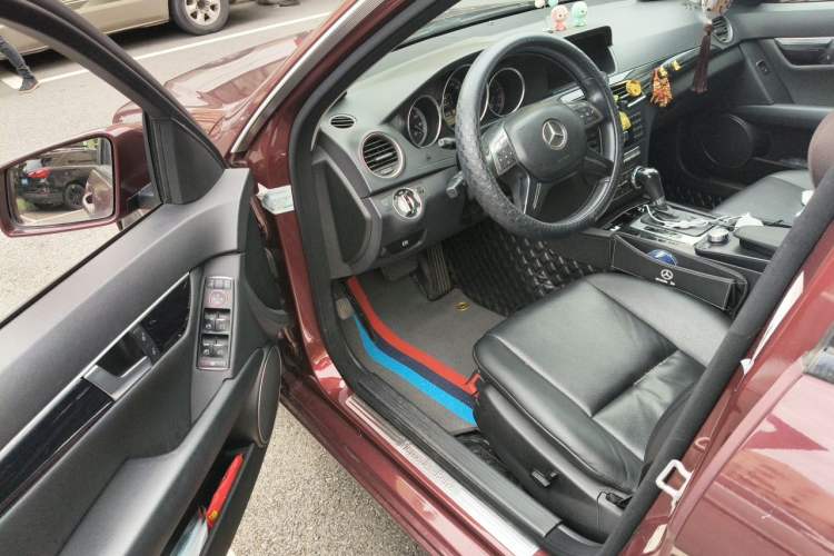 Used Mercedes-Benz C-Class 2011 C 180K Classic model Driver Seat