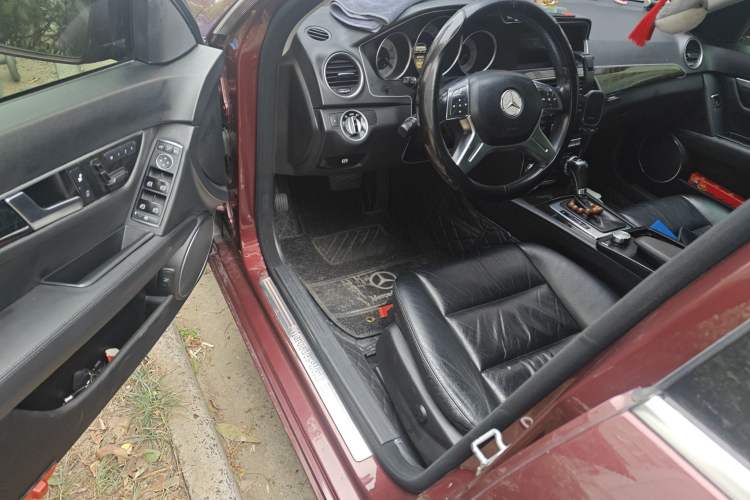 Used Mercedes-Benz C-Class 2011 C 200 CGI Fashion Model Driver Seat