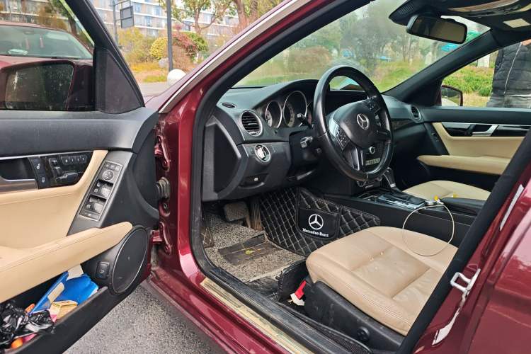 Used Mercedes-Benz C-Class 2011 C 200 CGI Fashion Model Driver Seat