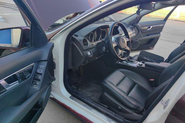 Used Mercedes-Benz C-Class 2011 C 300 Fashion Model Driver Seat