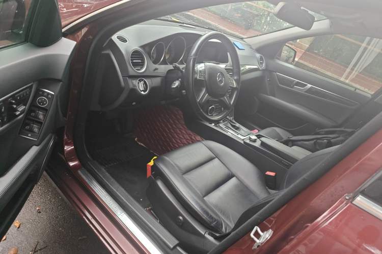 Used Mercedes-Benz C-Class 2011 C 200 CGI Fashion Model Driver Seat