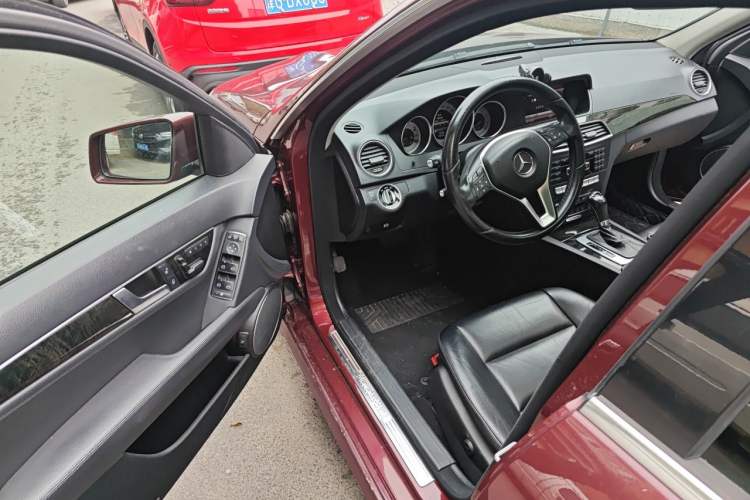 Used Mercedes-Benz C-Class 2011 C 300 Fashion Model Driver Seat